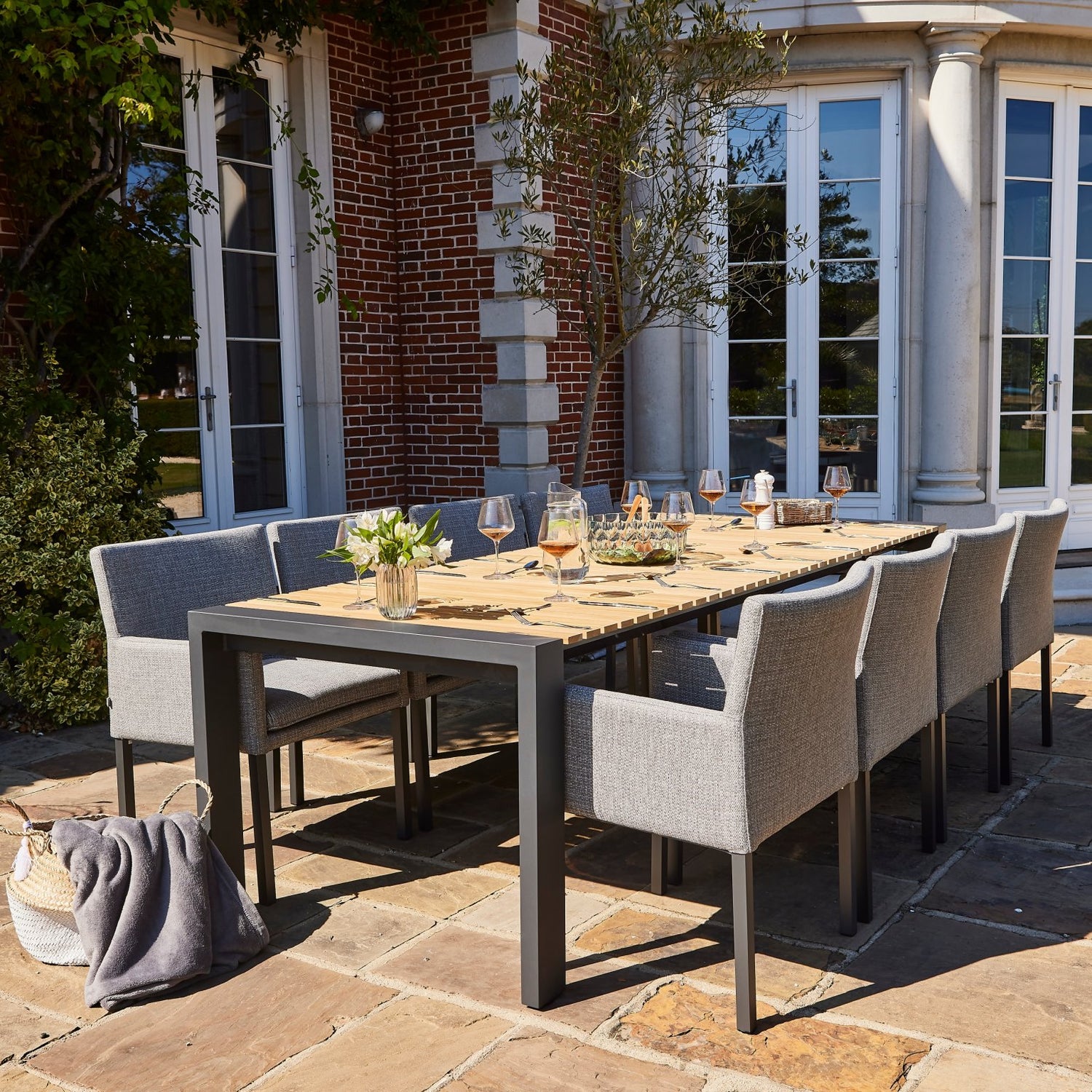 Outdoor Dining Collections